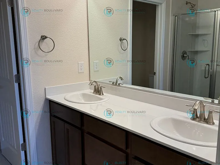 1013 Middle Gate Rd — Photo 14