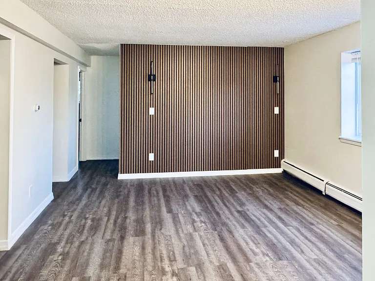 1524 Mount Hope Ave #1 — Photo 2