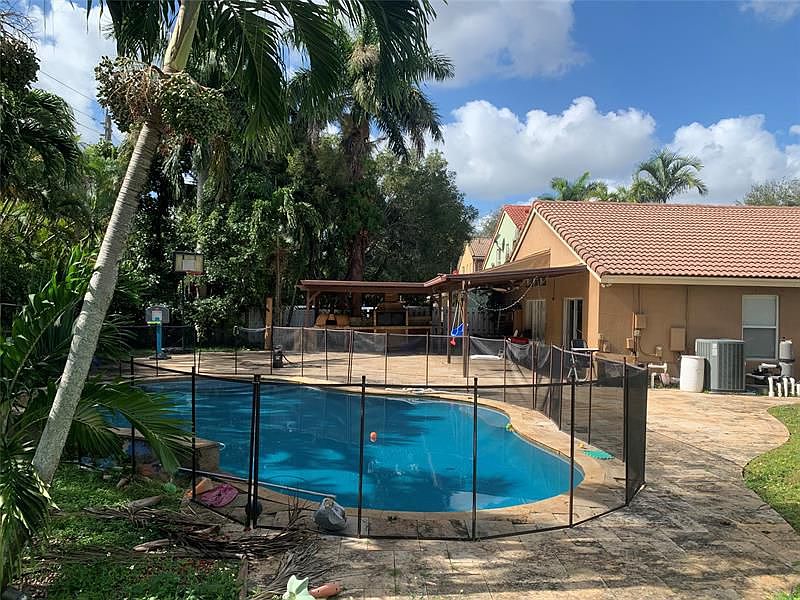 1st image of 3520 SW 51st St