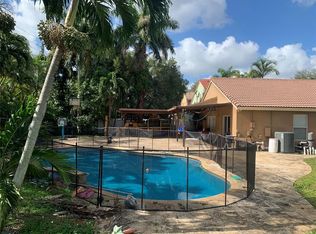 3520 SW 51st St, Fort Lauderdale, FL 33312