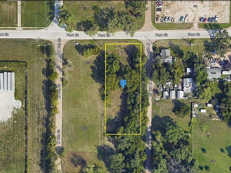 1st image of 5226 N 8th St E