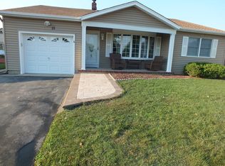 15 Walesa Ct, Toms River, NJ 08757