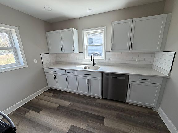 4th image of 9 Johnson Ave