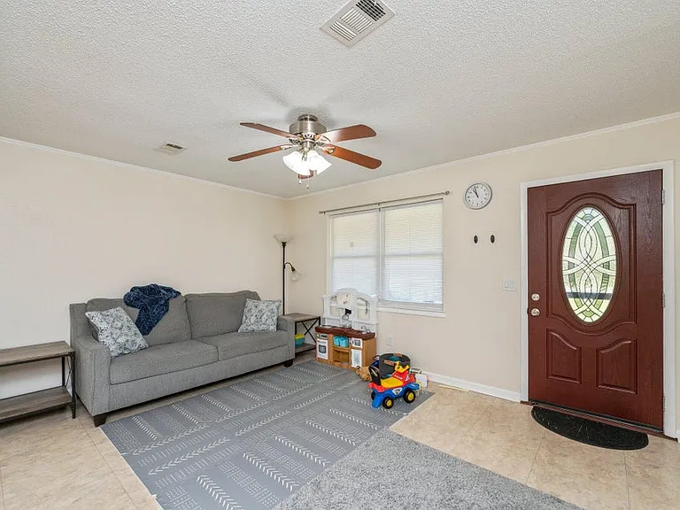 170 Sidney Ave — Photo 8
