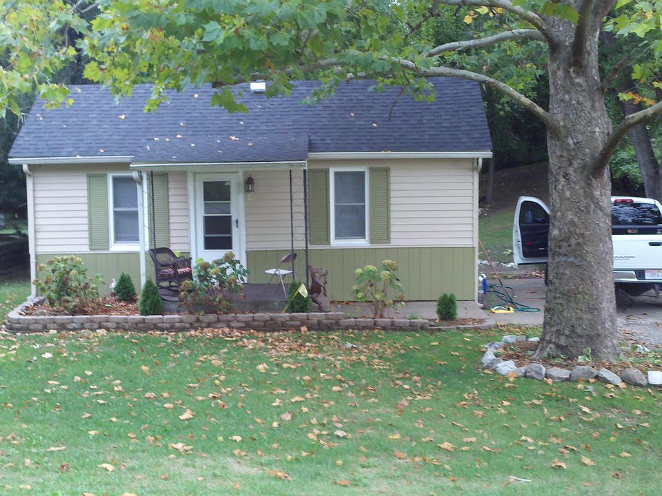 2nd image of 2529 Randolph St