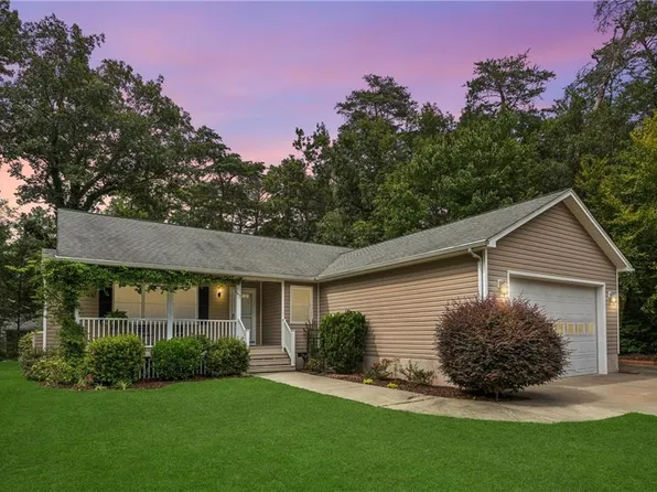 12462 Dogwood Trl, Gloucester, VA 23061