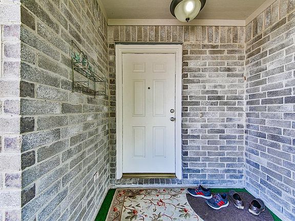 2nd image of 3026 Greenbriar Springs Dr