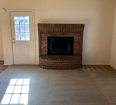 3rd image of 914 Brittany Dr