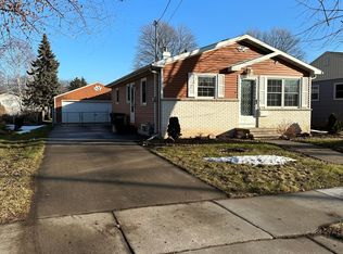 1310 Evans St, Oshkosh, WI 54901