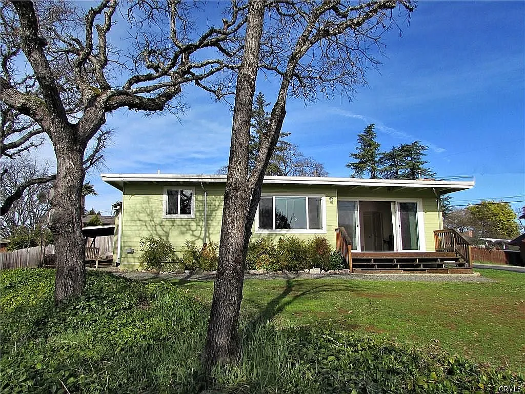 485 Fairview Way photo 1