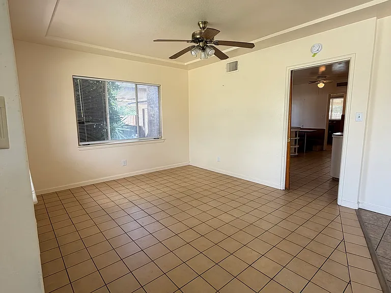 2038 E Ashlan Ave — Photo 6