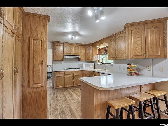 4th image of 9139 S Julie Ann Way