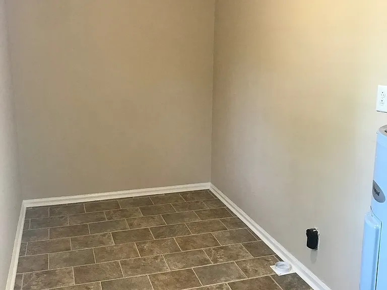 808 Bedford Dr — Photo 9