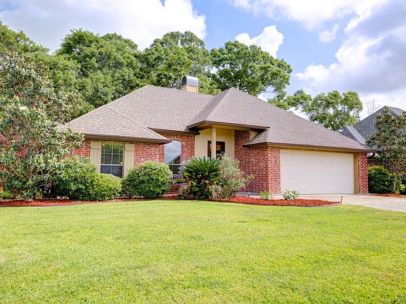 3rd image of 218 Barksdale Dr