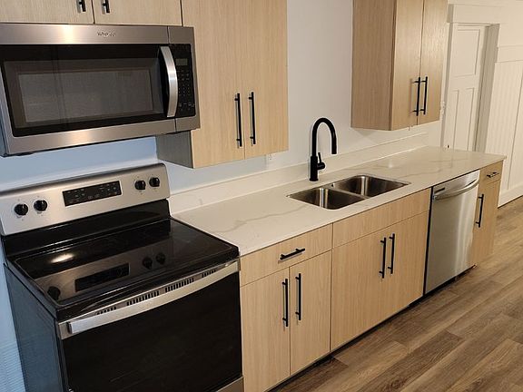 2nd image of 366 E Hubbard Ave #3