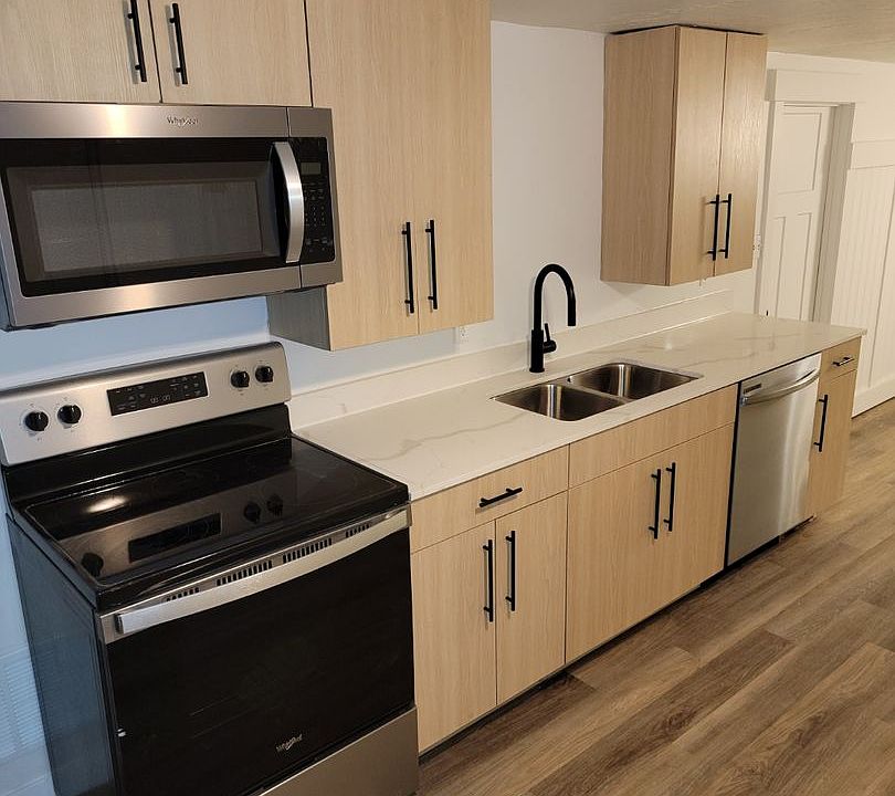 1st image of 366 E Hubbard Ave #3