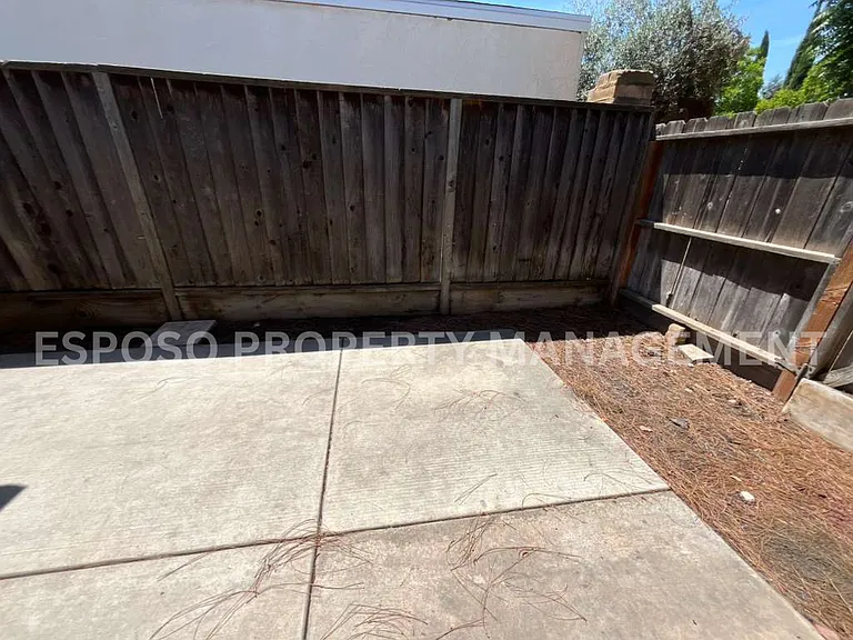 5130 N West Ave #102 — Photo 13