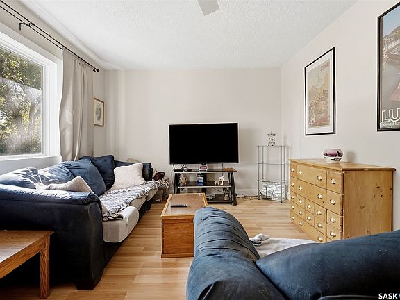 5th image of 1010 Elphinstone Street