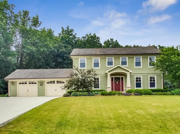 1831 Lexington Rd, Libertyville, IL 60048