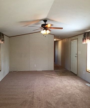 5th image of 160 Doris Dr