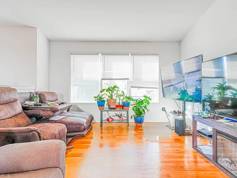 45 Daytona St — Photo 8