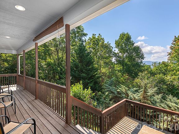 4th image of 212 Blue Ridge Vis