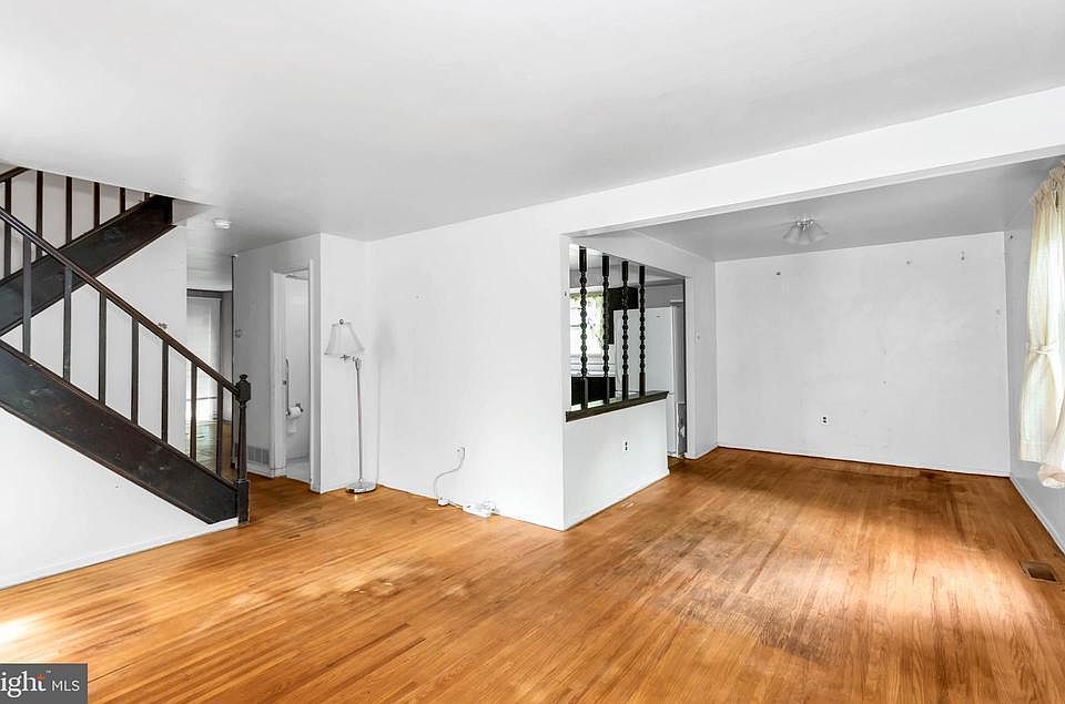 1st image of 313 Woodlawn Ave