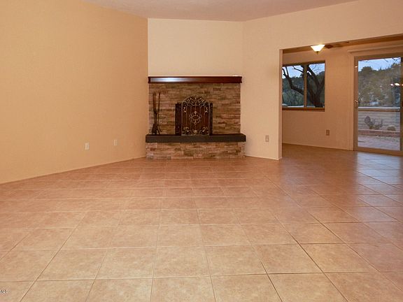 3rd image of 4877 N Territory Ave