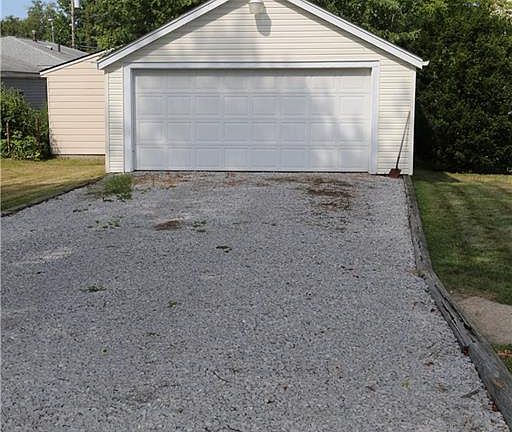 2nd image of 182 Thorlone Ave