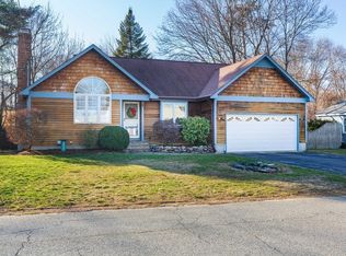 82 Pembroke Ave, Attleboro, MA 02703