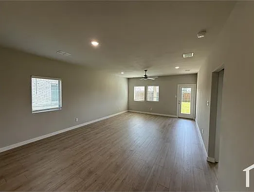 1233 Wolfsbane Dr — Photo 8