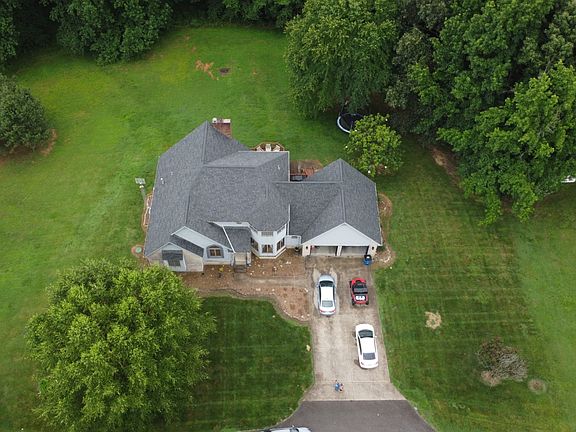 3rd image of 907 Westview Dr