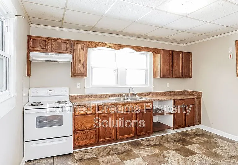 842 Efird St — Photo 7
