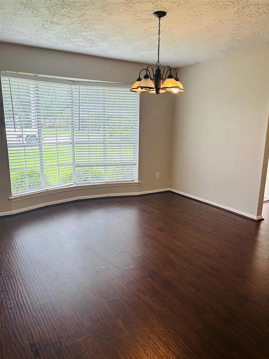 Building Photo - 25302 Thistlewaite Ln