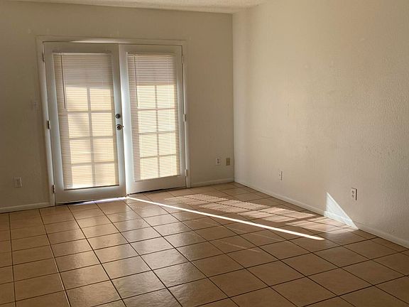 4th image of 5302 W LYNWOOD Street