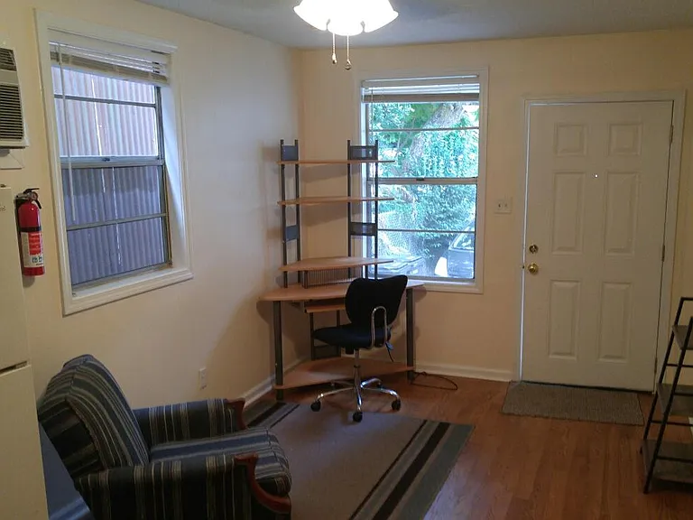 1220 Adams St #2 — Photo 5