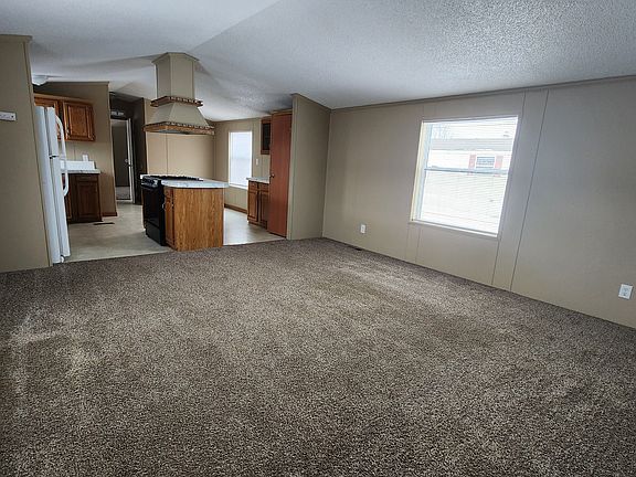 2nd image of 1222 Heritage Ln