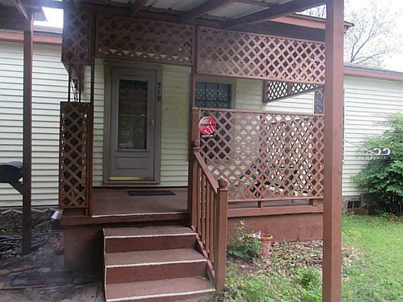 3rd image of 318 E Texas Ave