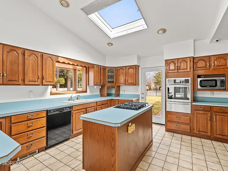 9 Abis Pl — Photo 15