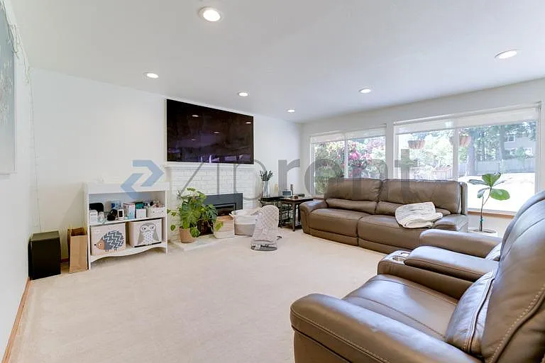 8835 SE 36th St — Photo 14