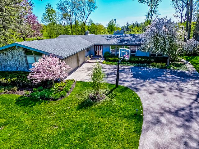 1st image of 2590 Crestwood Ln