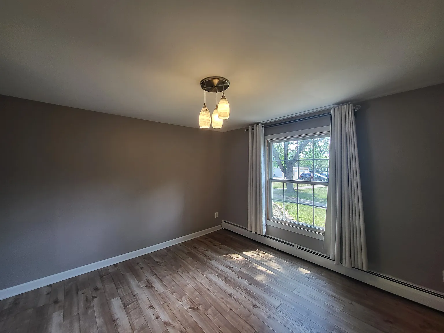 1 bed, 740 sqft, $1,249 — Photo 4