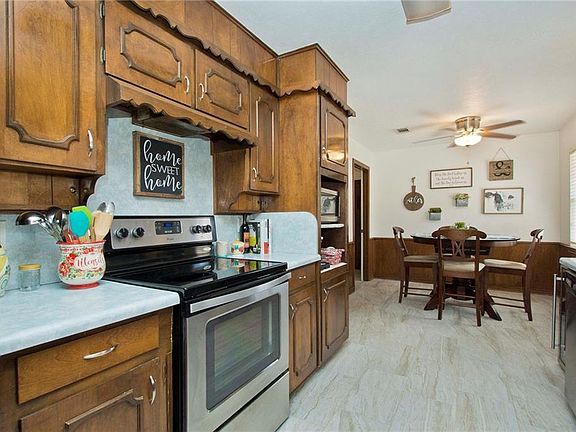 5th image of 1808 Midcrest Dr