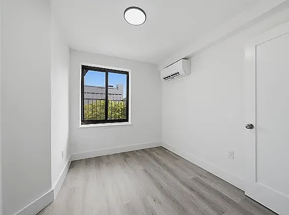 300 E 96th St #2D — Photo 4