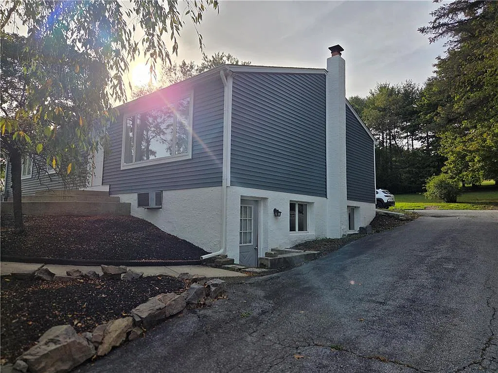 3 bed, 2.0 bath, 1550 sqft, $2,950 — Photo 3