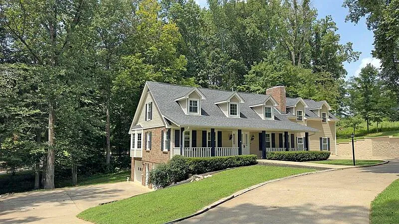 4 bed, 4.0 bath, 3420 sqft, $3,130 — Photo 2