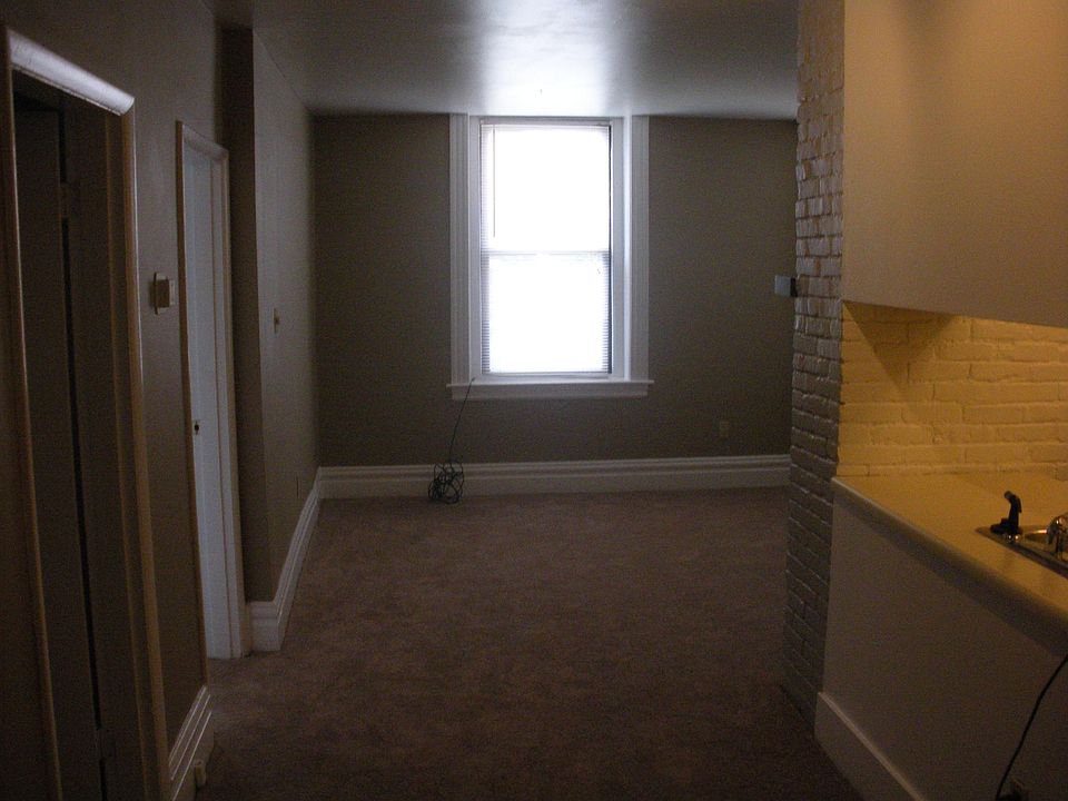 2nd image of 133 Grandview Ave