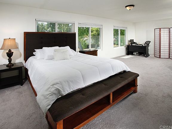 5th image of 8468 Variel Ave