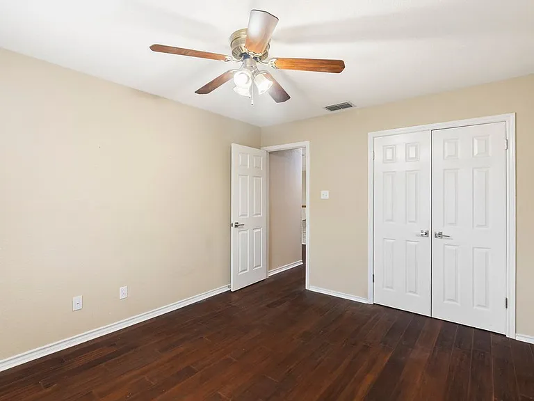 7030 Chiswick Dr — Photo 9