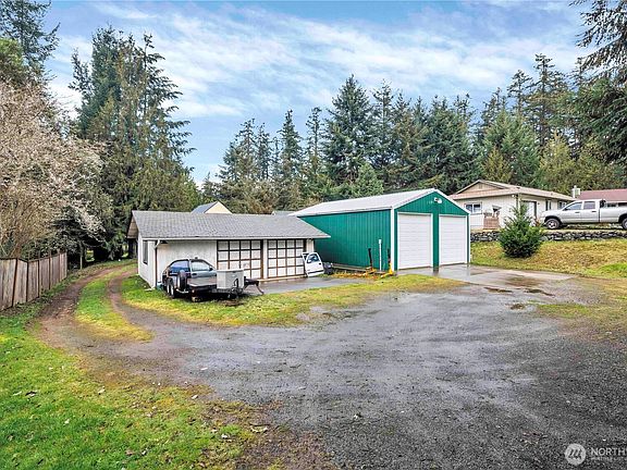 4th image of 1925 192nd Avenue Ct SW